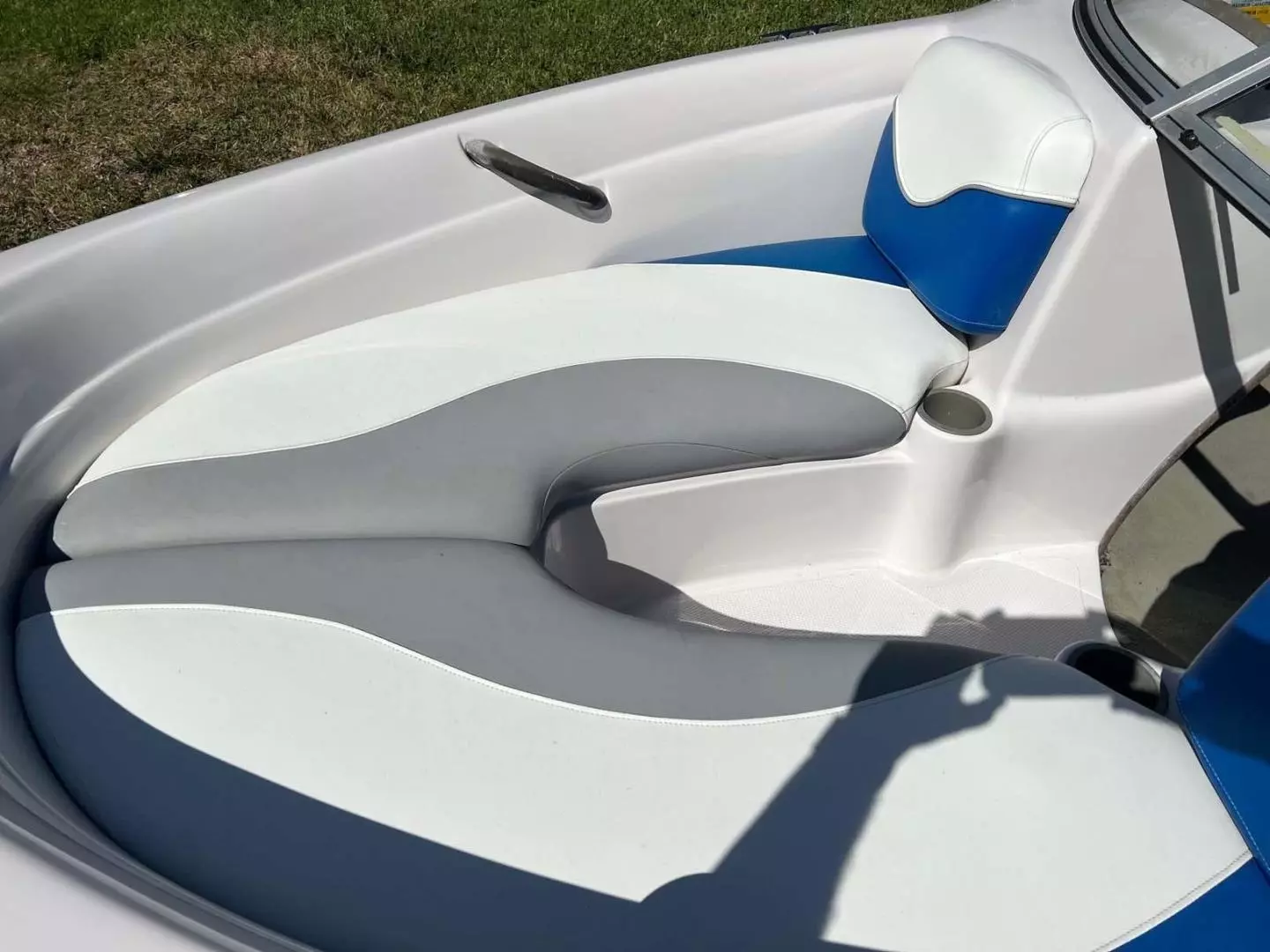 2005 Tahoe T18 Ski Boat - Image 4