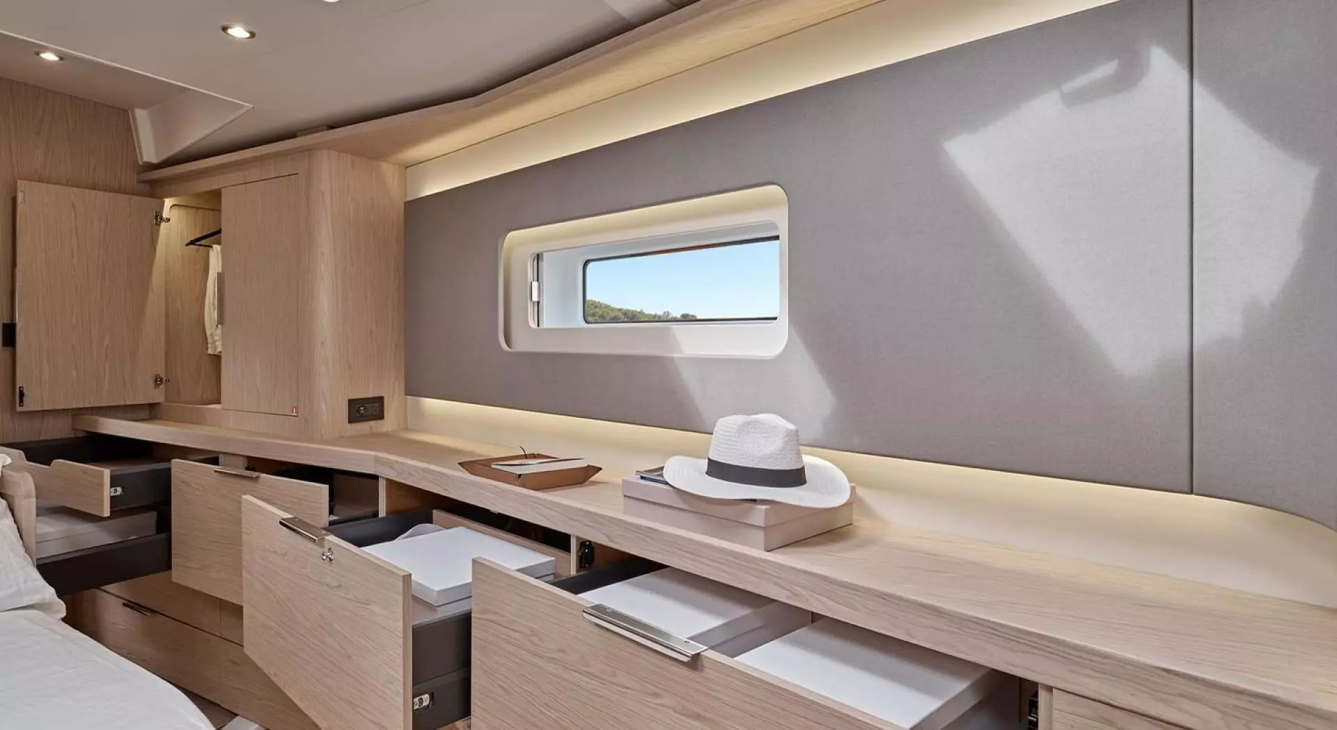 2026 Beneteau Oceanis Yacht 60 - Image 15