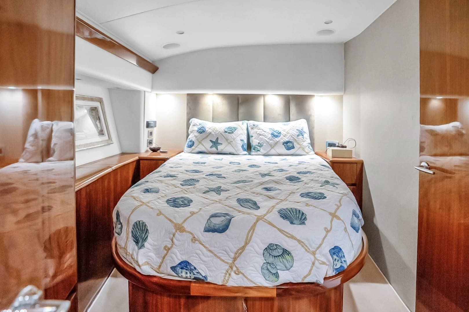 2021 Viking 48 Convertible - Image 20