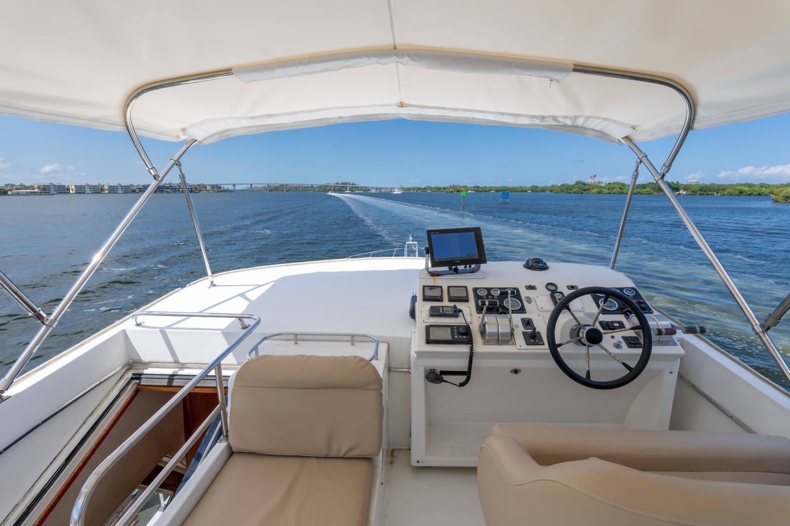 2003 Navigator 5700 - Image 16