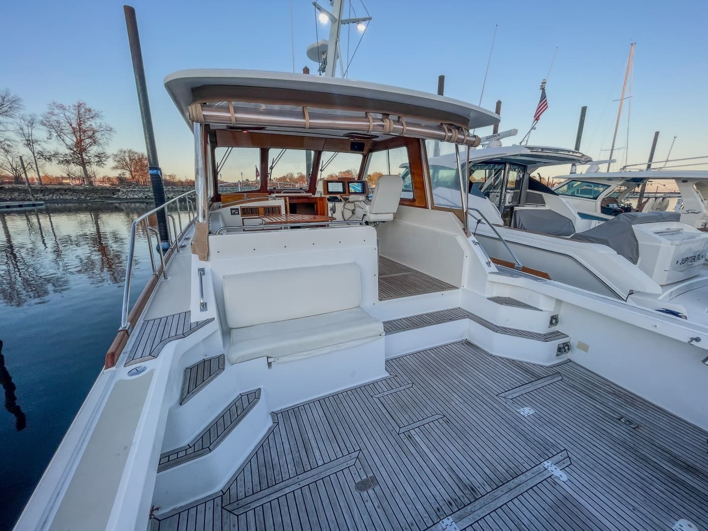 2001 Grand Banks Eastbay 38 HX - Image 15
