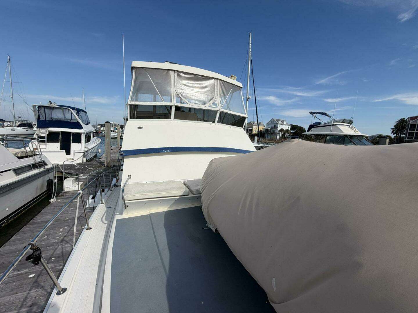 1987 Viking 44 Motor Yacht - Image 14