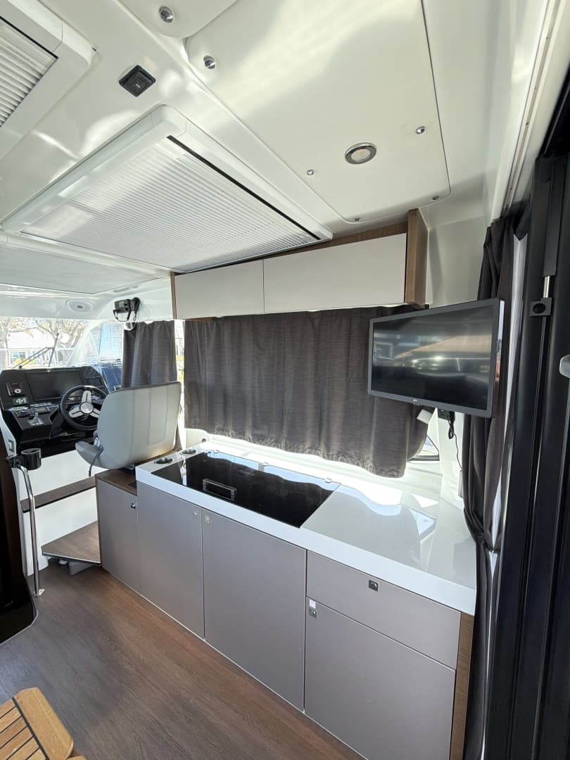 2023 Beneteau Antares 11 - Image 18