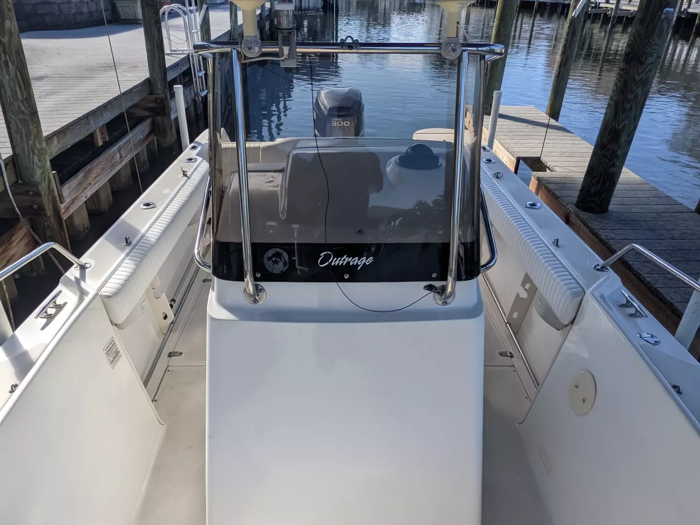 1998 Boston Whaler 23 Outrage - Image 4