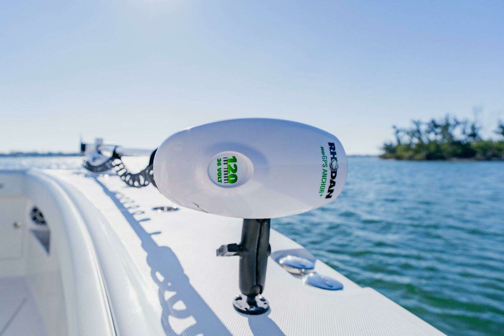 2025 SeaVee 370z - Image 11