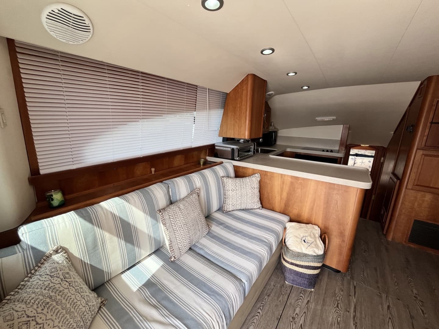2003 Luhrs 40 Convertible - Image 30