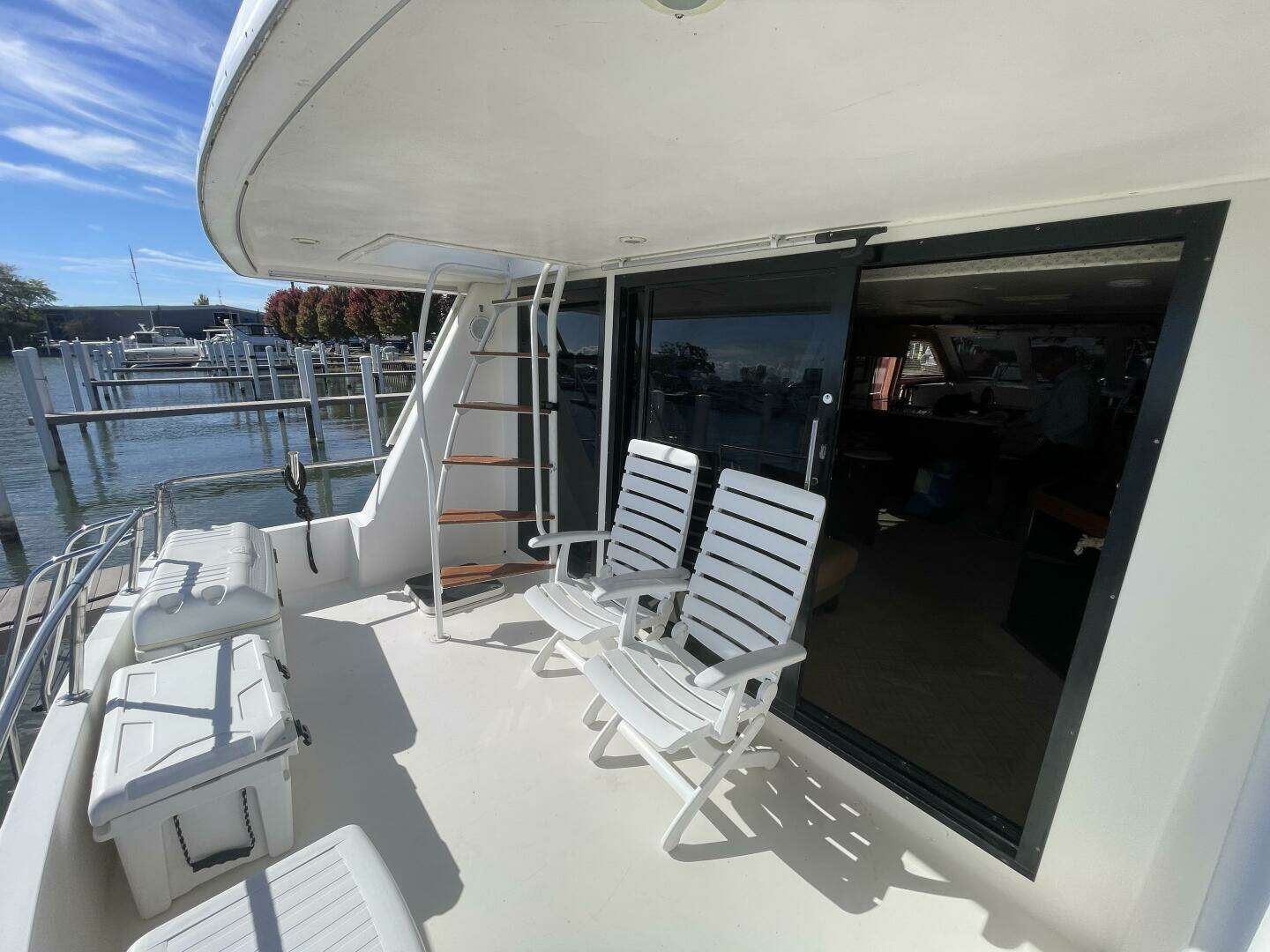 1993 Viking 50 Motor Yacht - Image 22