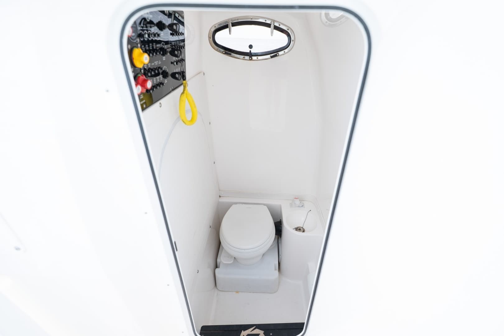 2021 Fountain 38 Center Console - Image 54