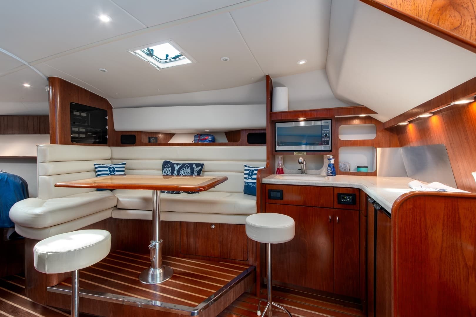 2007 Tiara Yachts 3800 Open - Image 26