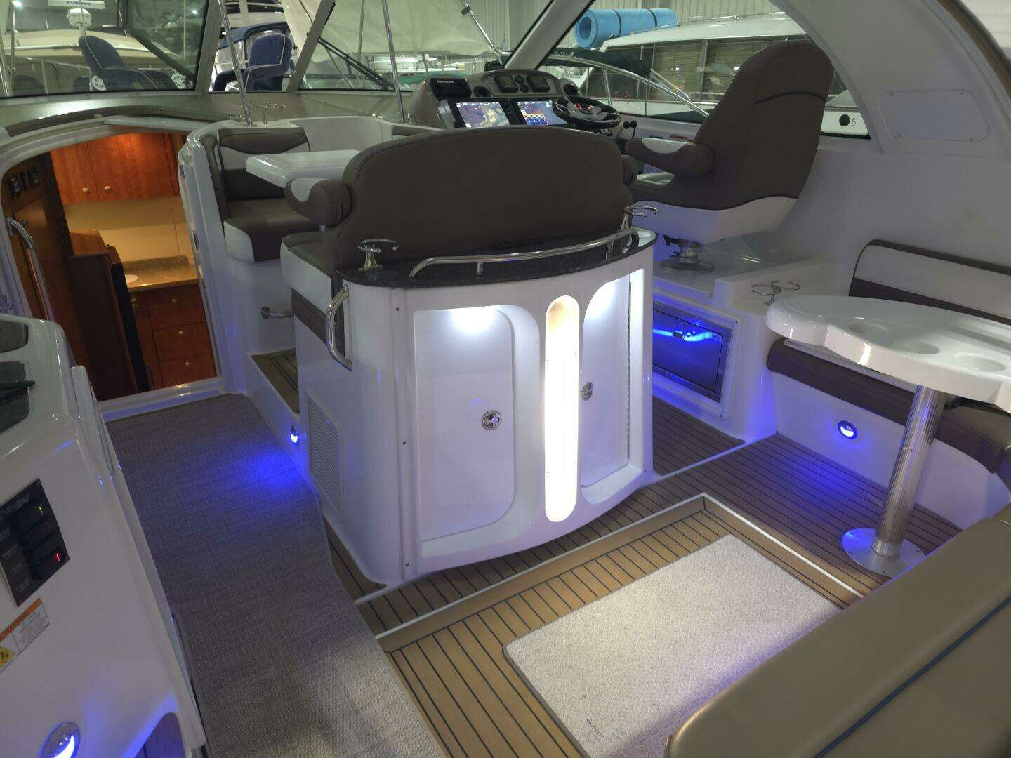 2008 Cruisers Yachts — - Image 32