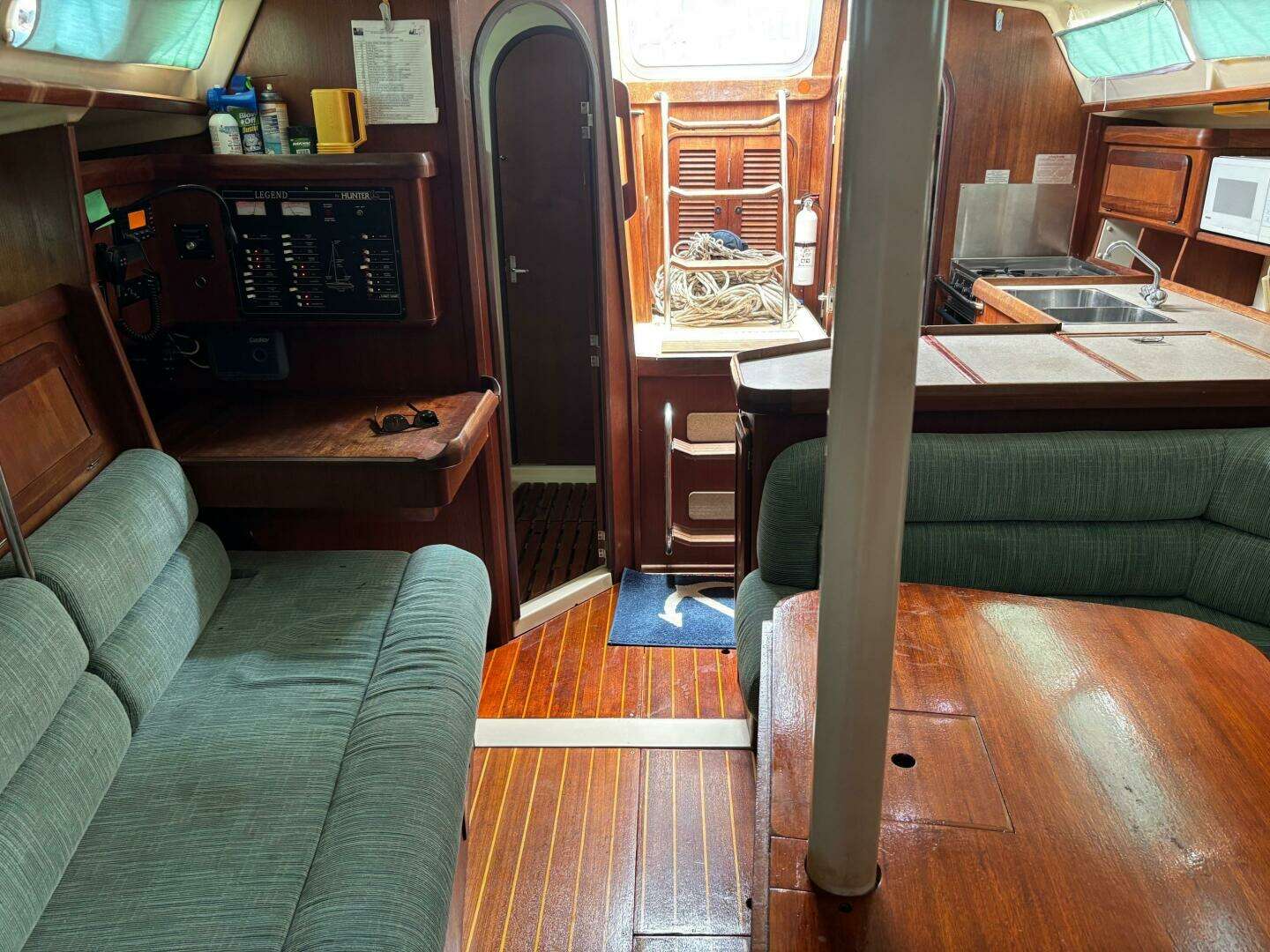 1996 Hunter 37.5 - Image 22