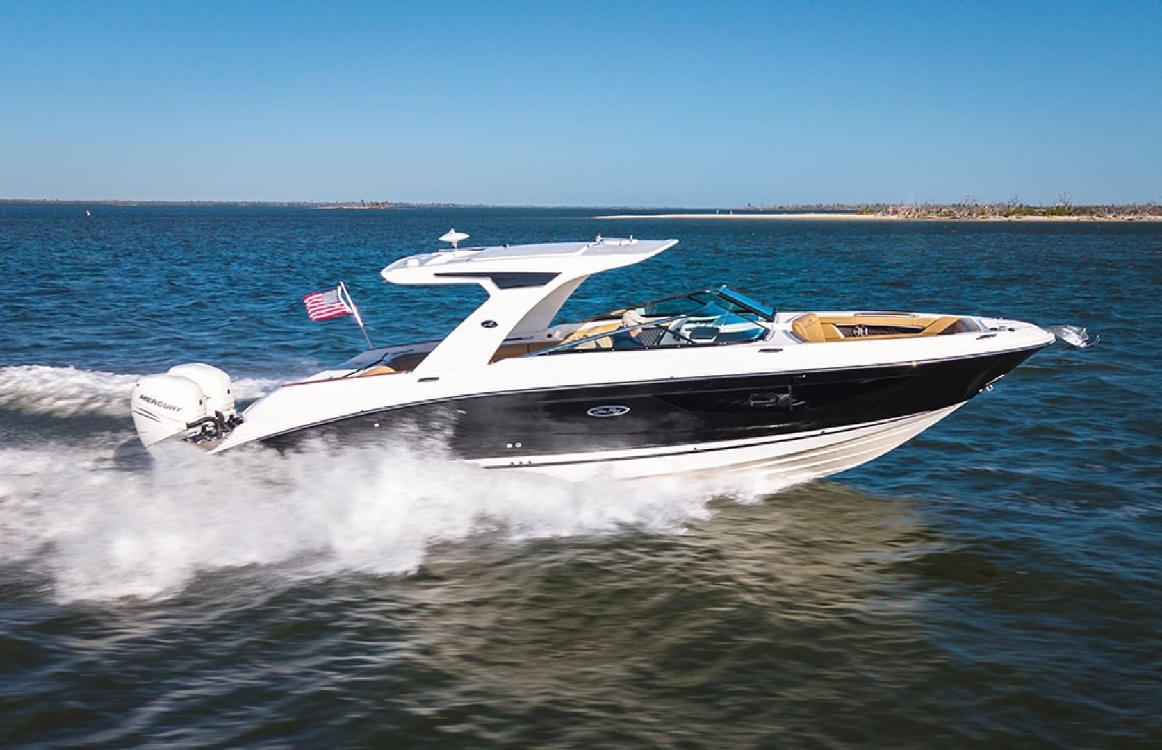 2023 Sea Ray SLX 350 Outboard - Image 2