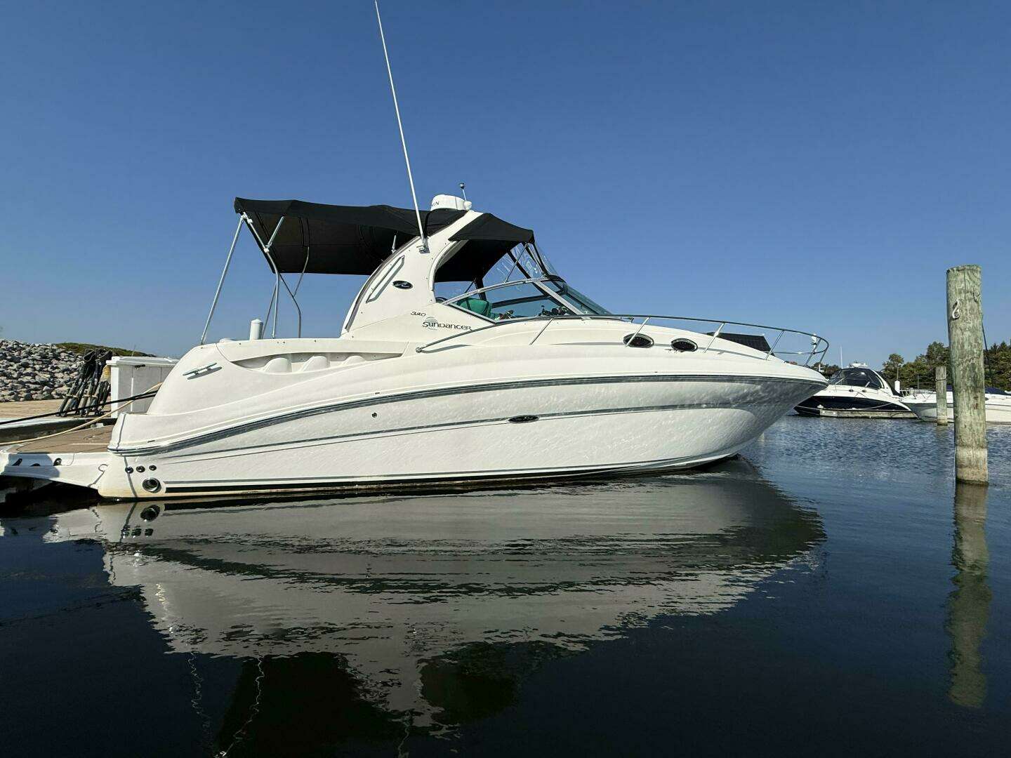 2006 Sea Ray 320 Sundancer - Image 12