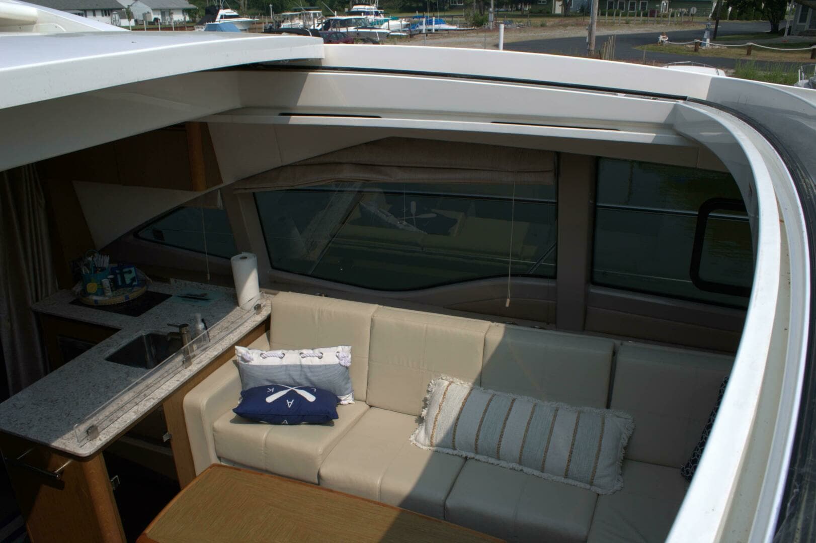 2017 Sea Ray 460 Sundancer - Image 18