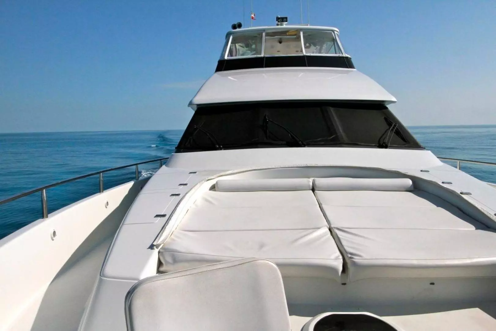 1996 Lazzara Yachts GRAND SALON - Image 10