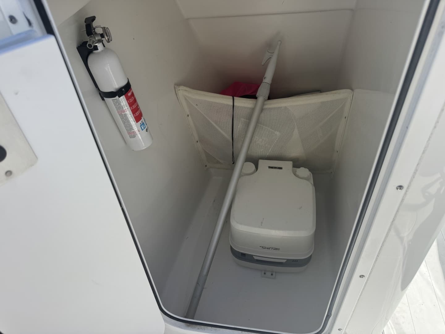 2013 Sea Hunt Escape 234 LE - Image 18
