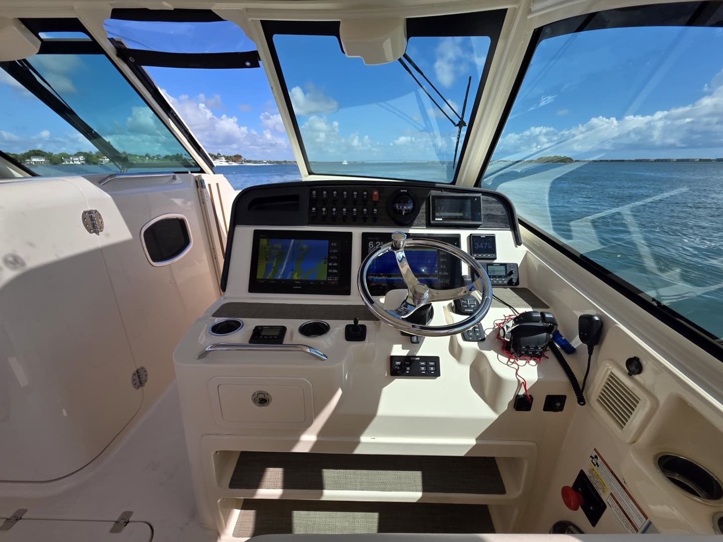 2019 Grady-White Freedom 375 - Image 17