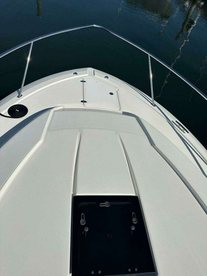 2020 Pursuit 355 OS - Image 51