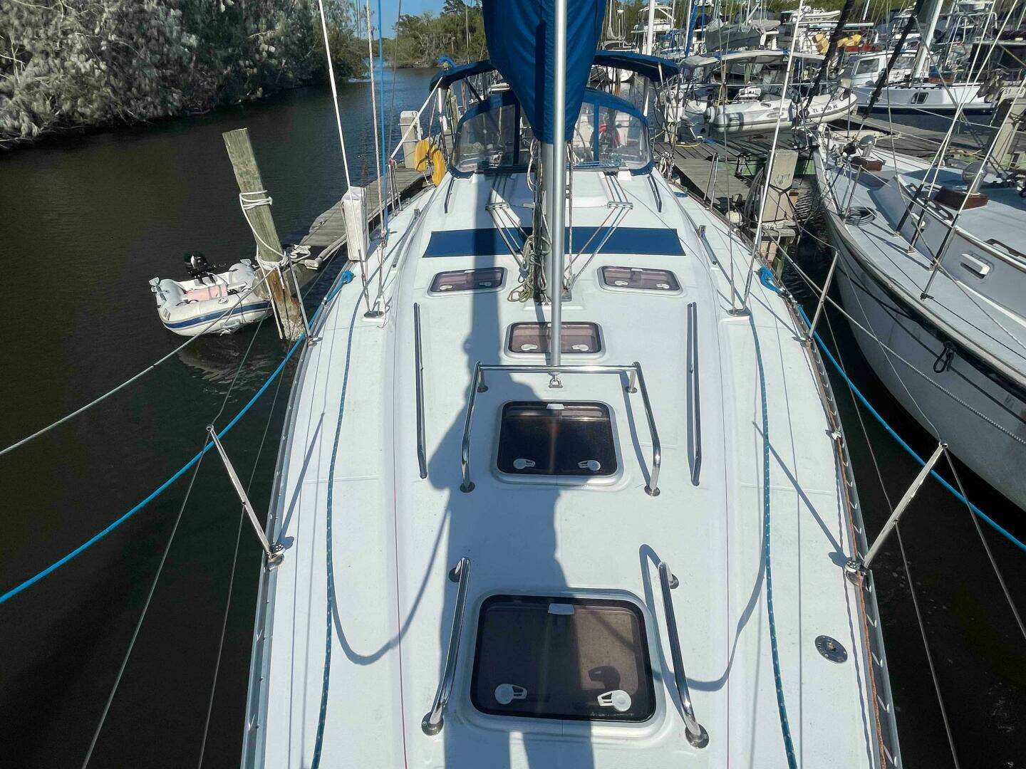 2006 Beneteau 393 - Image 20