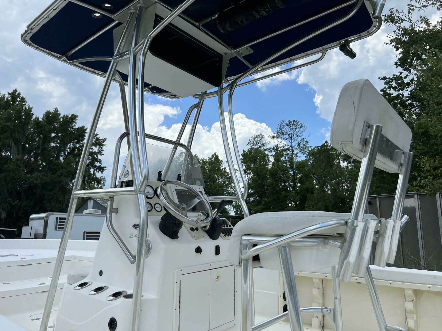 2008 NauticStar 2400 NauticBAY - Image 3
