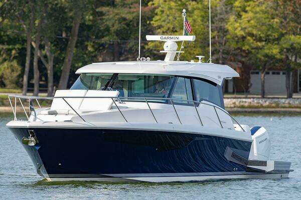 2026 Tiara Yachts 43 LE - Image 1
