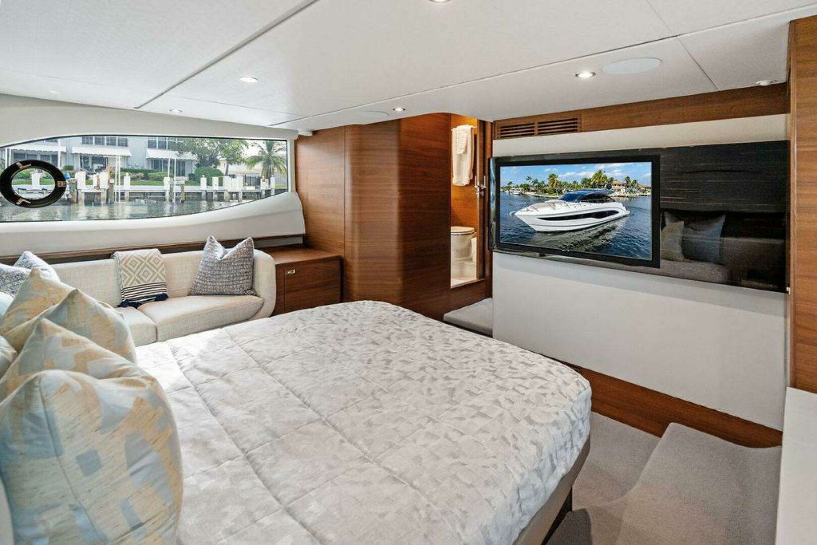 2021 Princess V55 - Image 32