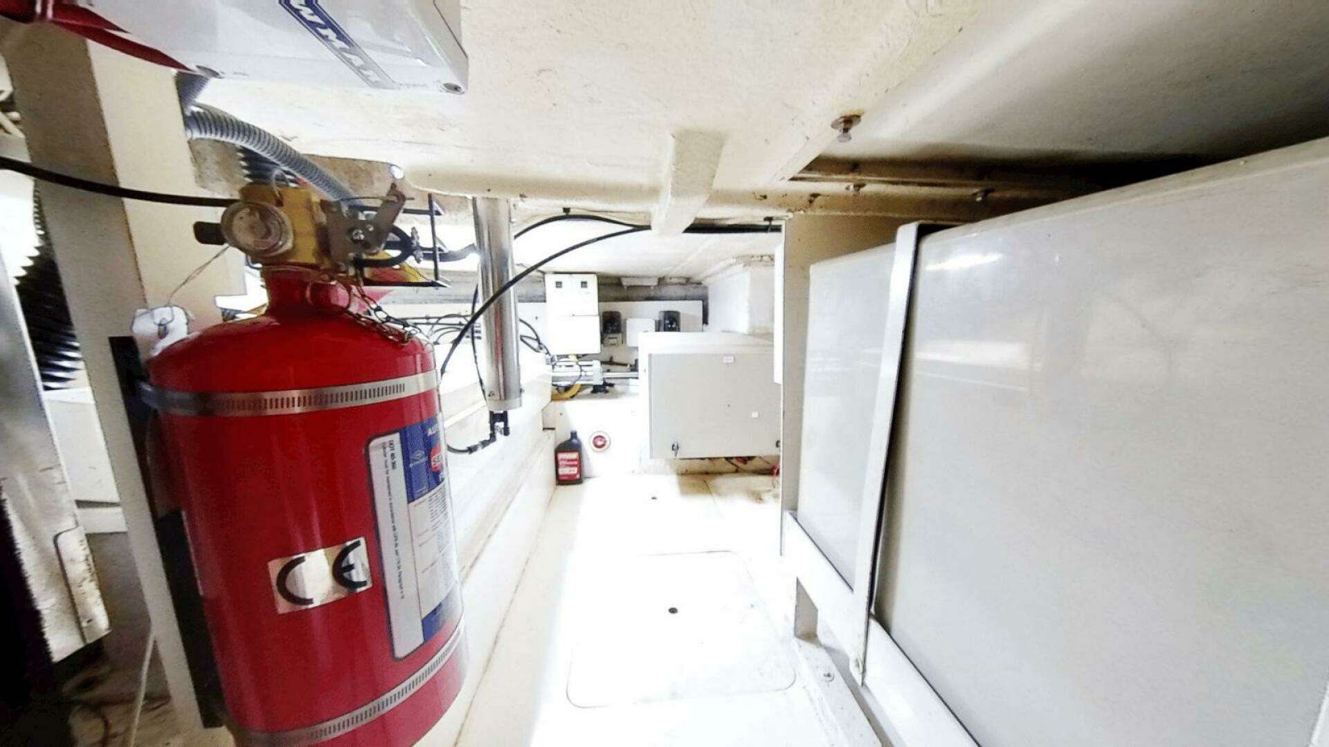 2001 Viking Princess 72 - Image 35