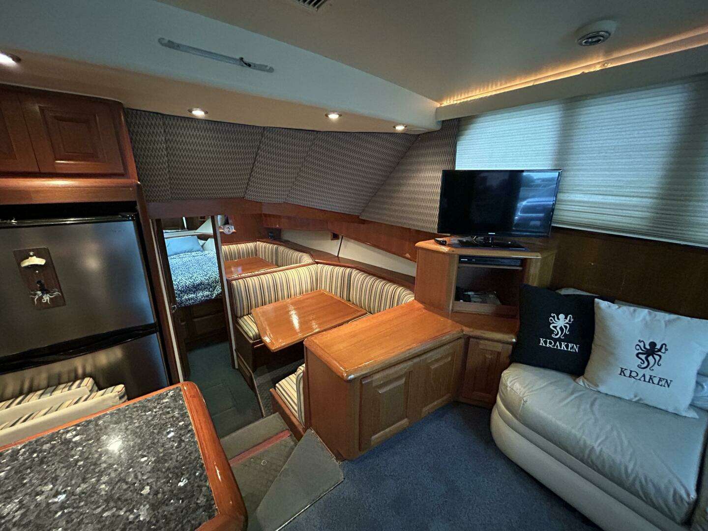 1990 Viking 38C - Image 6