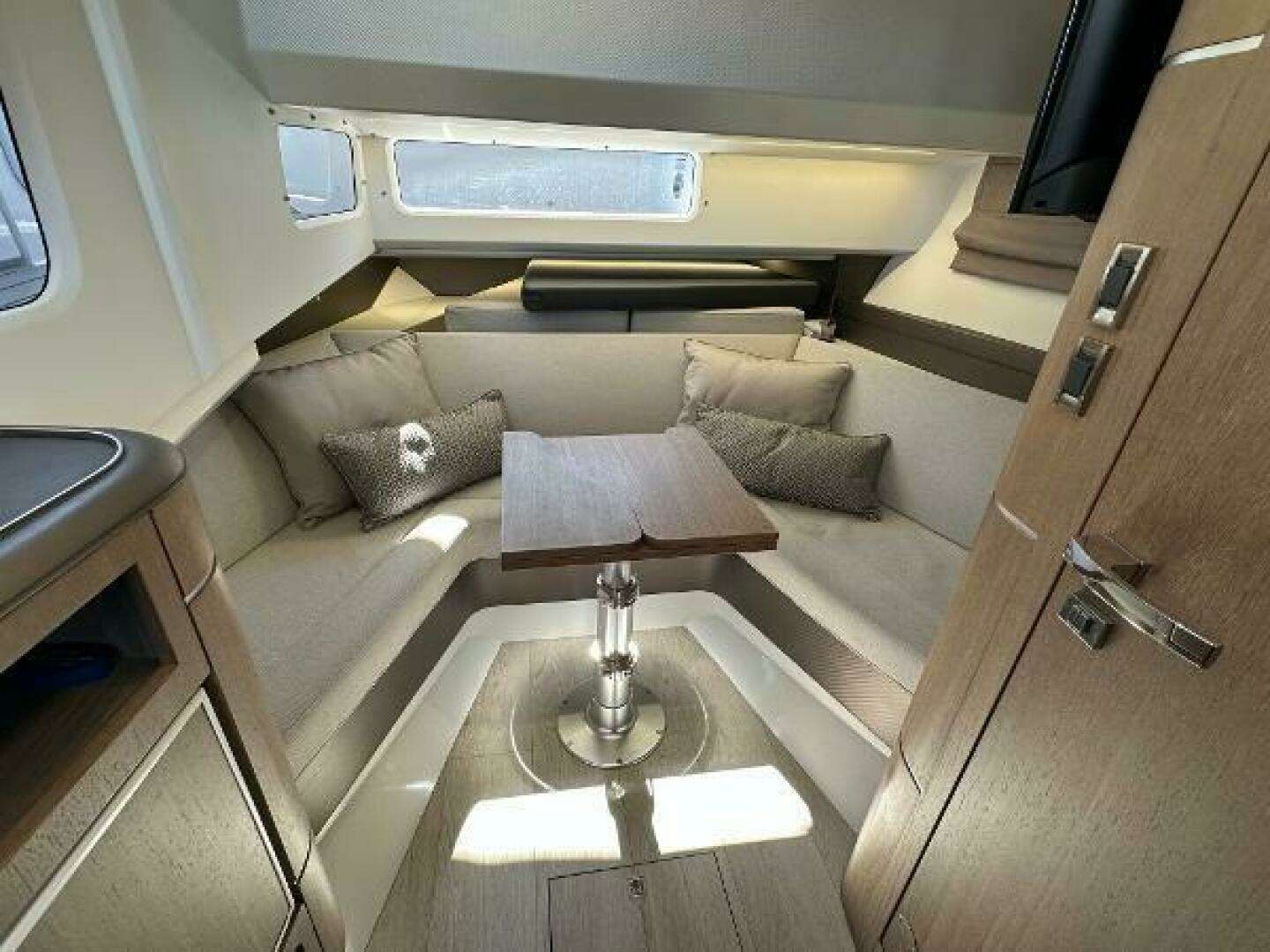 2022 Galeon 325 GTO - Image 70