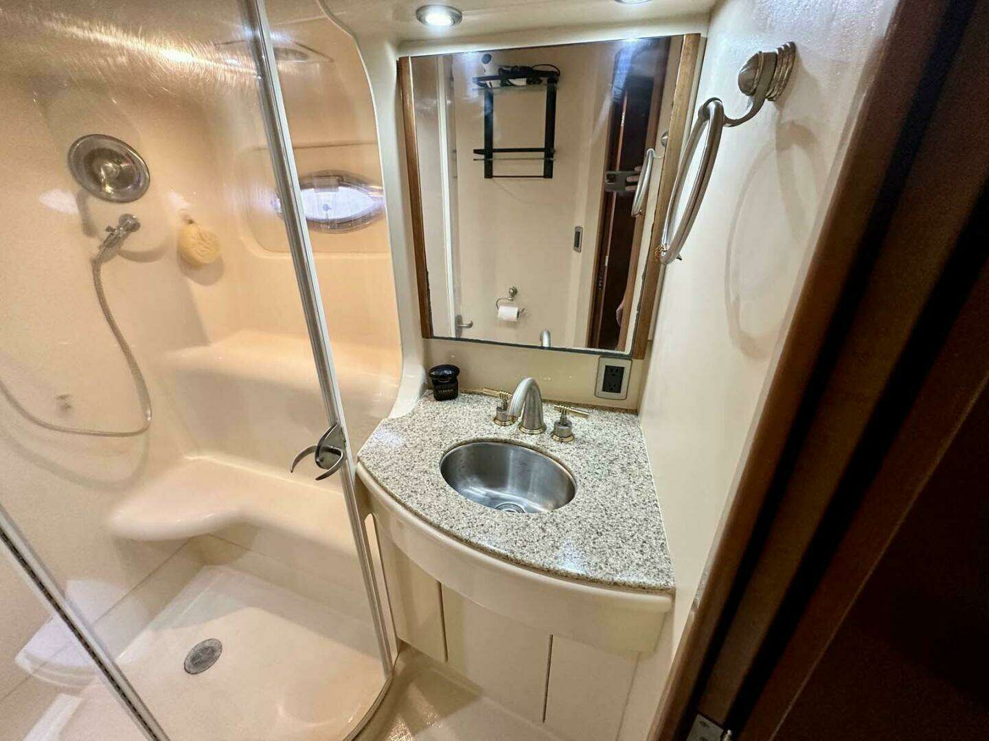 2007 Meridian 411 Sedan - Image 31