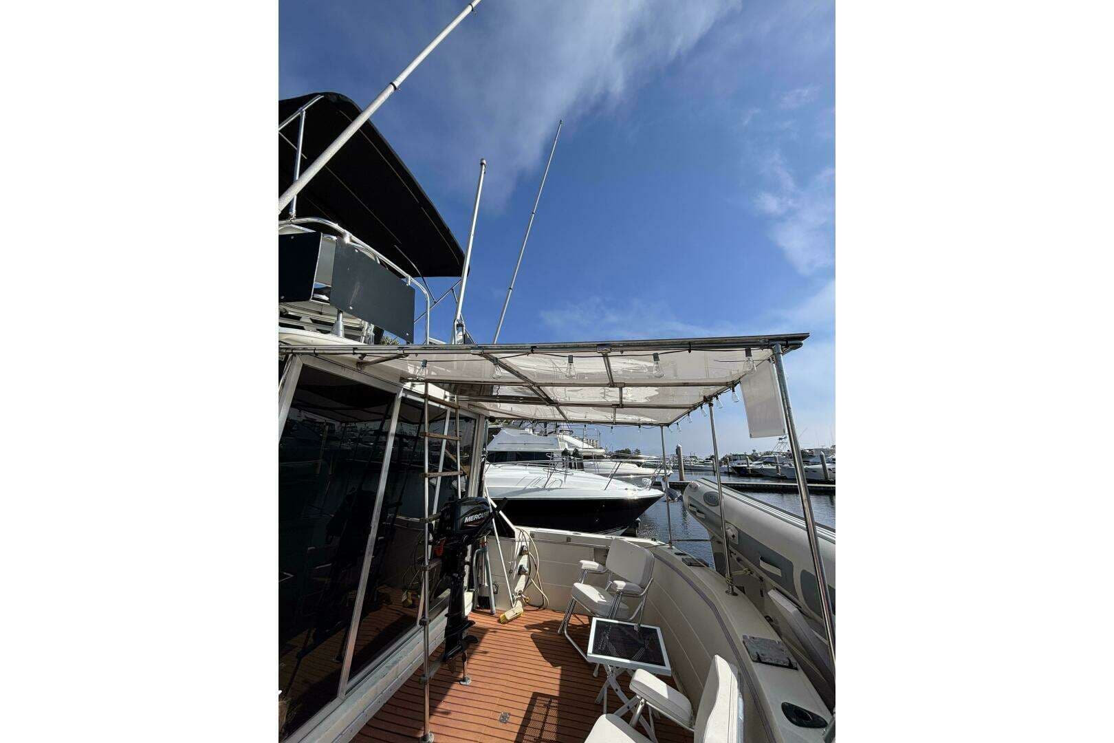 1969 Chris-Craft 35 Commander - Image 13