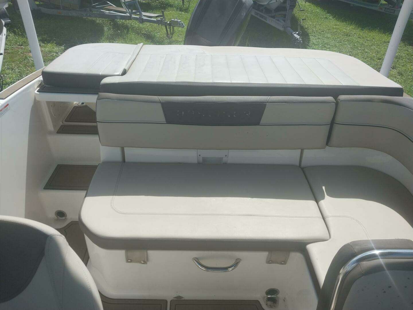 2017 Bayliner VR5 - Image 9