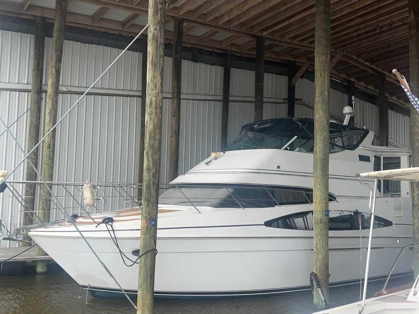 2001 Carver 466 MY - Image 4