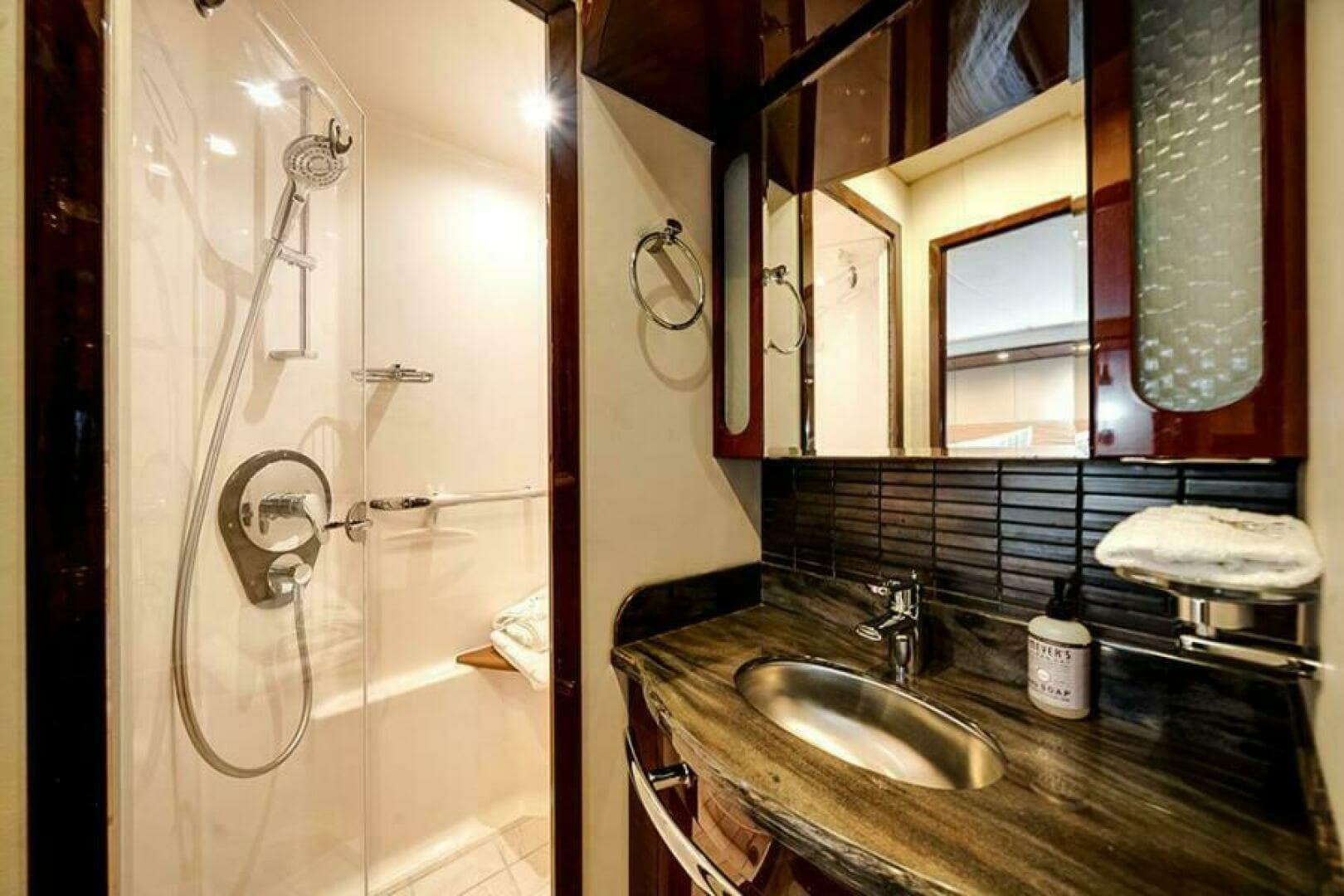 2012 Sea Ray 610 Sundancer - Image 34