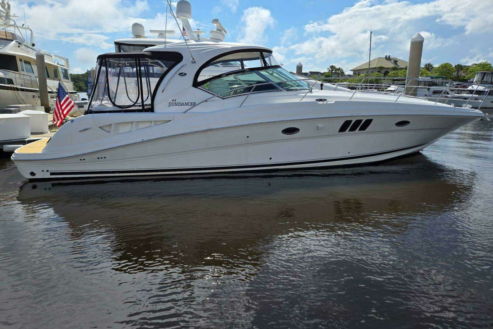 2007 Sea Ray 44 Sundancer - Image 2
