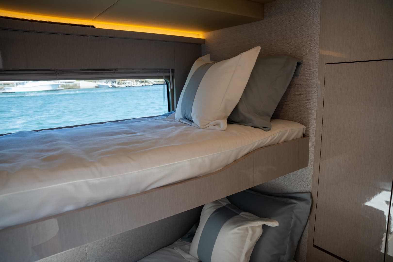 2026 Cruisers Yachts 50 FLY - Image 12
