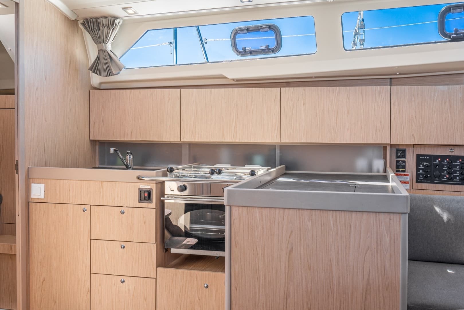 2018 Beneteau Oceanis 41.1 - Image 20