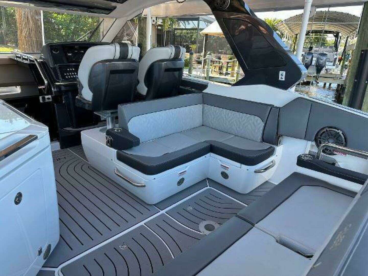 2022 Galeon 325 GTO - Image 44