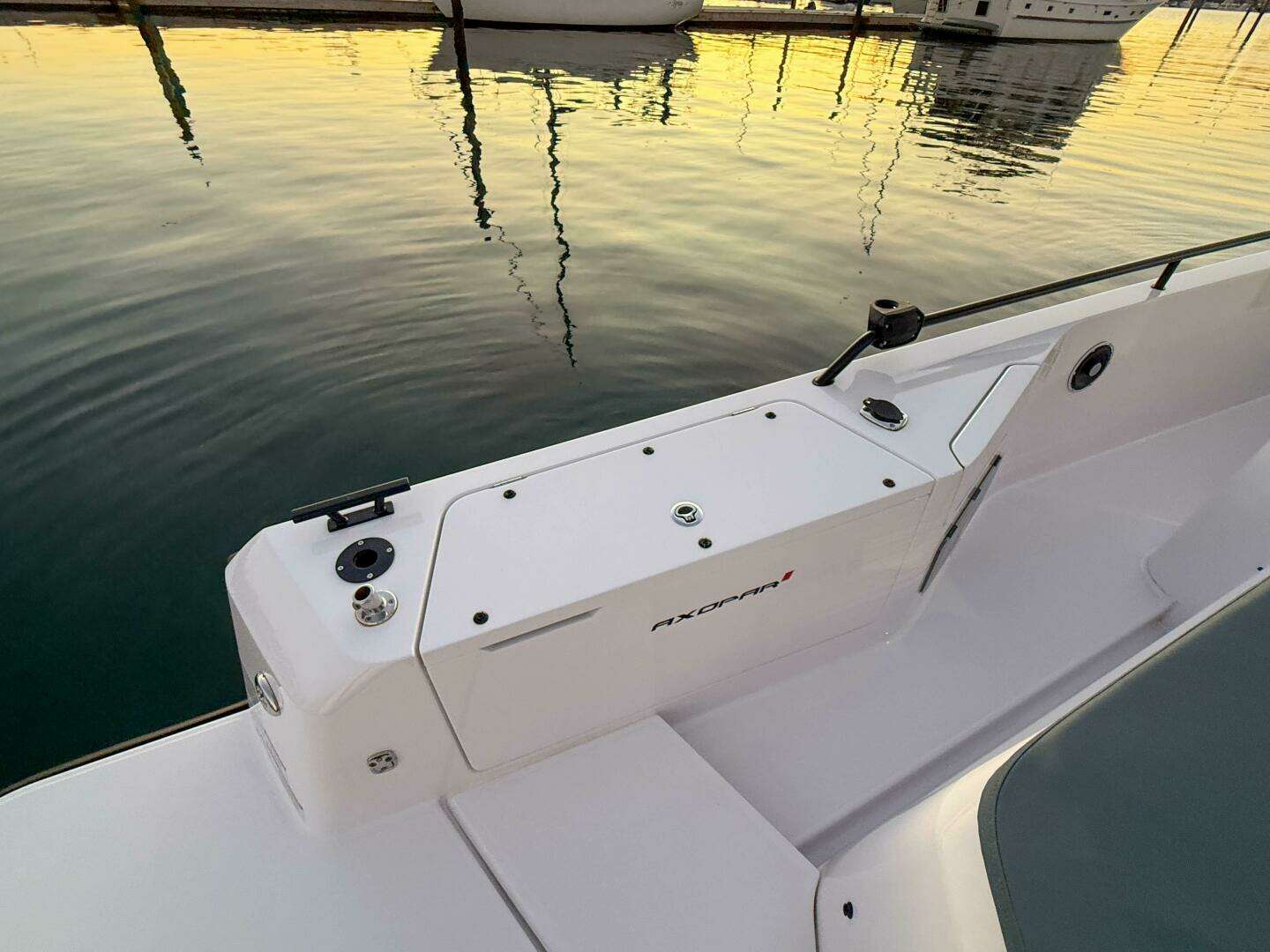 2022 Axopar 37 XC Cross Cabin - Image 10