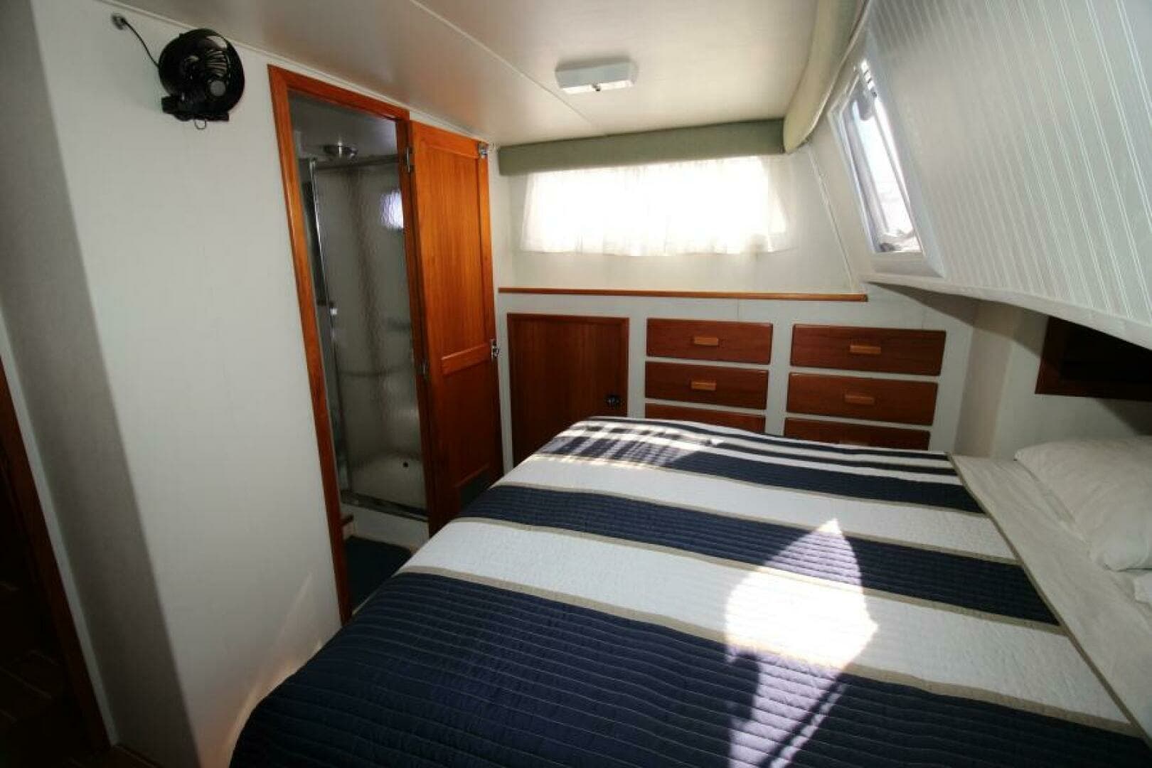 2000 Ricker 42 Classic - Image 44