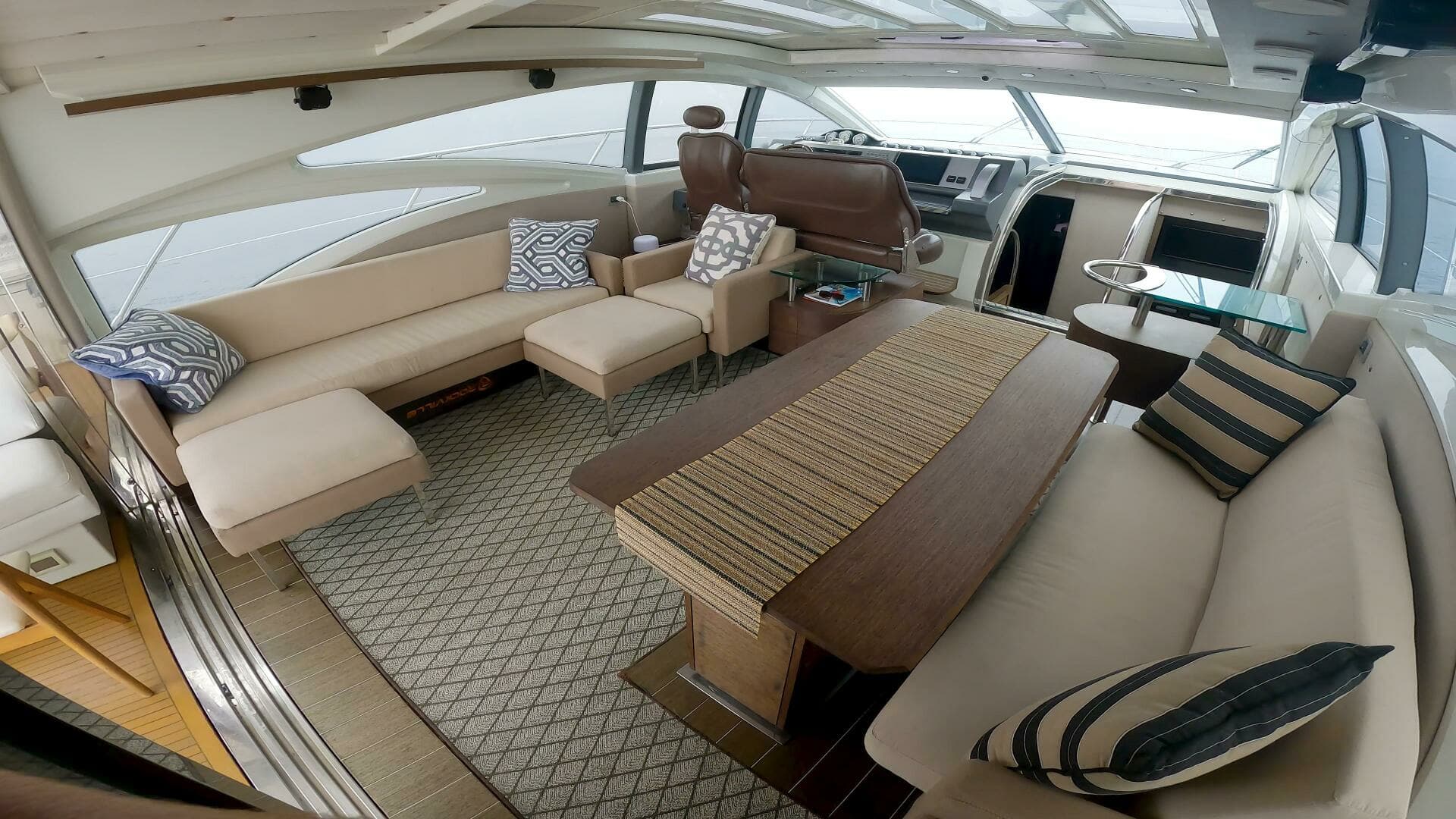 2011 Azimut 68S - Image 7