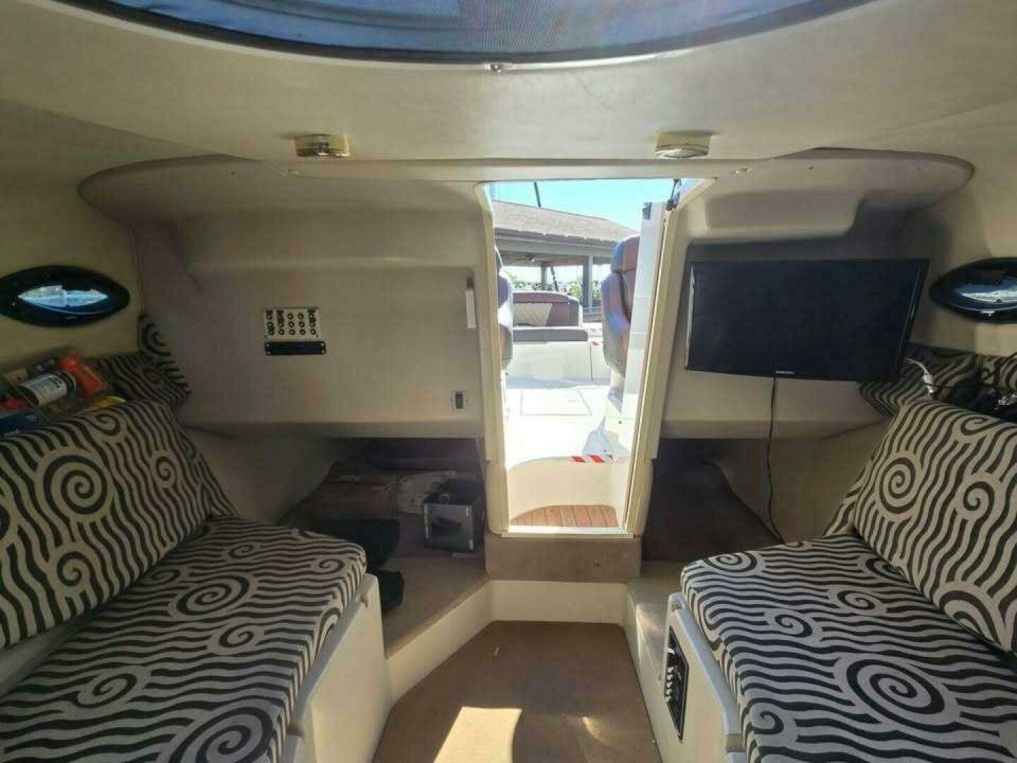 2002 Regal 262 LSC - Image 10