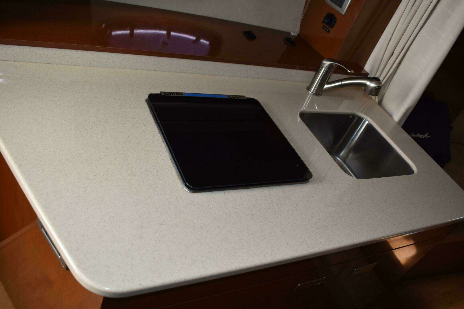 2011 Sea Ray 310 Sundancer - Image 45
