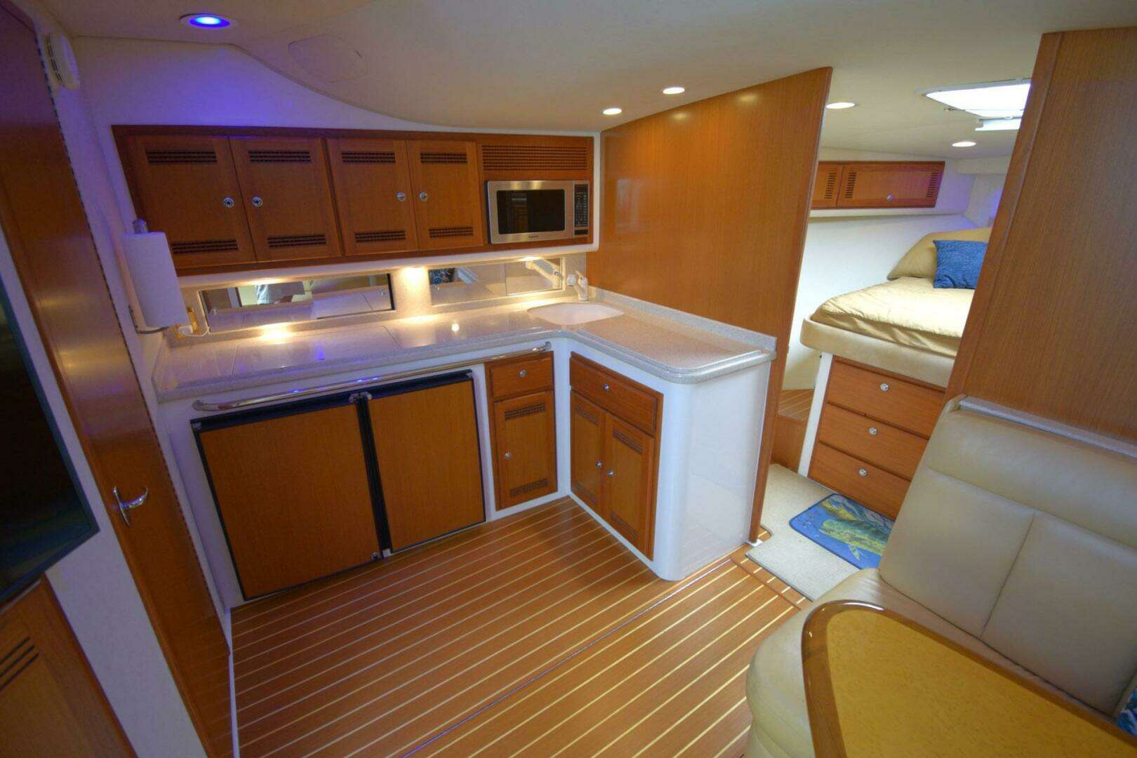 2004 Cabo Express - Image 14