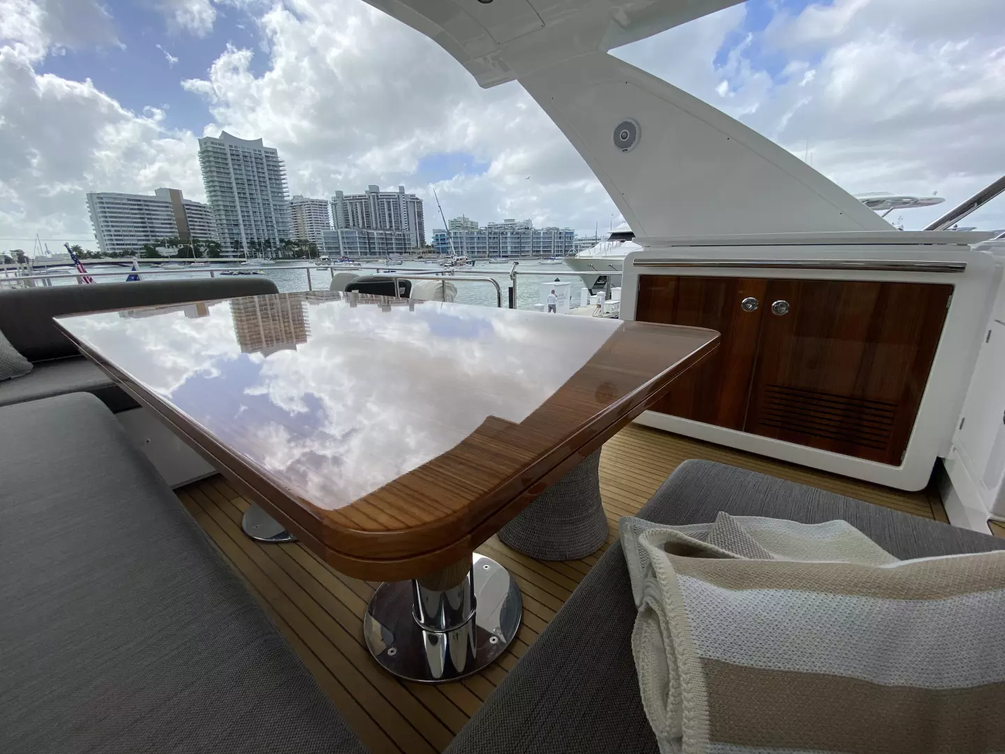 2018 Azimut Flybridge - Image 54