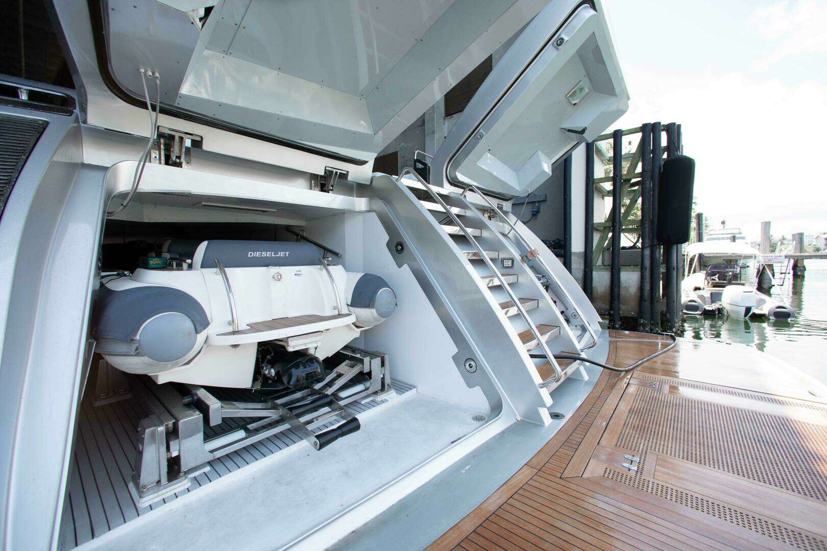 2014 Riva Mythos - Image 18