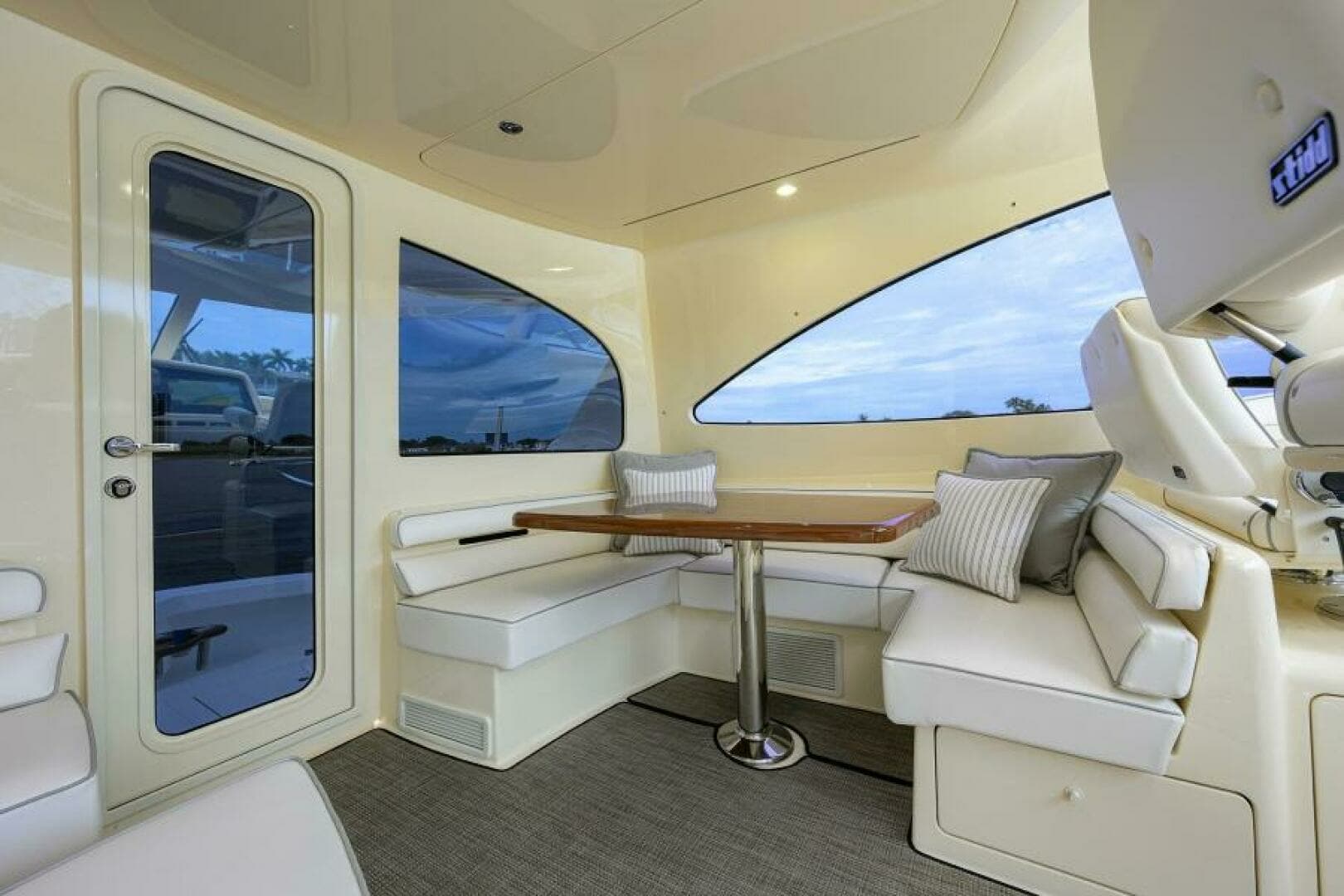 2024 Viking 54 Sport Coupe - Image 17