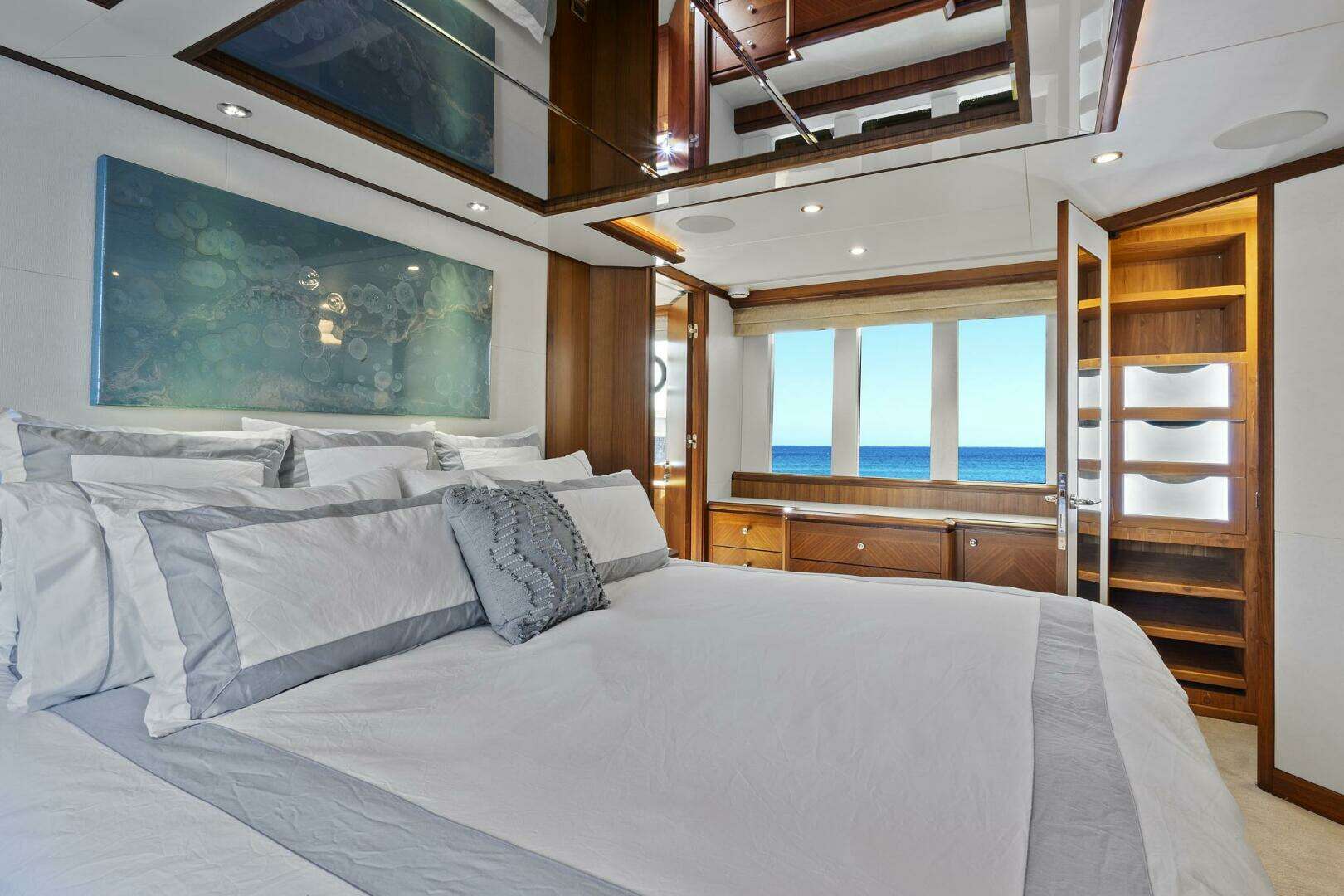 2016 Ocean Alexander 85 E - Image 32