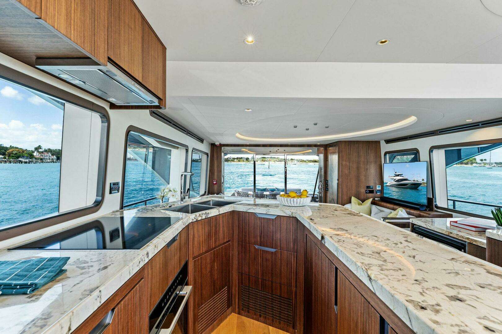 2027 Aquitalia Yachts Flybridge - Image 17
