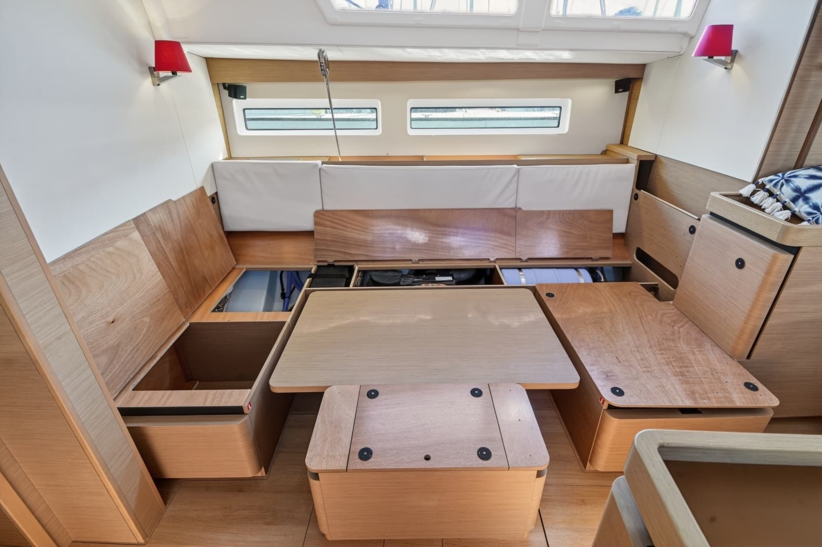 2019 Jeanneau Sun Odyssey 490 - Image 40